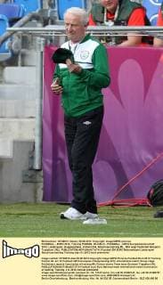 FUSSBALL - EURO 2012, Training POZNAN, 09.JUN.12 - FUSSBALL - UEFA Europameisterschaft 2012, Länderspiel, Gruppenphase, Vorberichte, Abschlusstraining IRL. Bild zeigt Teamchef Giovanni Trapattoni (IRL). 