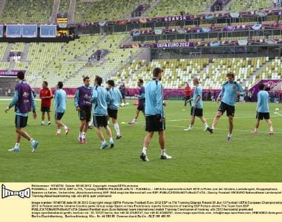 FUSSBALL - EURO 2012, ESP vs ITA, Training DANZIG,POLEN,09.JUN.12 - FUSSBALL - UEFA Europameisterschaft 2012 in Polen und der Ukraine, Laenderspiel, Gruppenphase, Spanien vs Italien, Vorberichte, Abschlusstraining ESP. Bild zeigt die Mannschaft von ESP. 