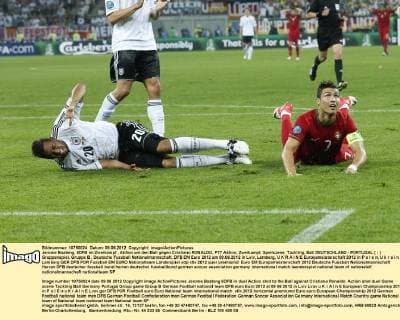 Jerome Boateng, 6DFB im Zweikampf , Aktion um den Ball gegen Cristiano RONALDO, PT7 Aktion, Zweikampf, Spielszene, Tackling, Ball DEUTSCHLAND - PORTUGAL ( : ) Gruppenspiel, Gruppe B , Deutsche Fussball Nationalmannschaft, DFB EM Euro 2012 am 09.06.2012 in Lviv, Lemberg, U K R A I N E Europameisterschaft 2012 in P o l e n, U k r a i n e