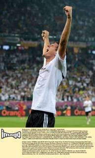 FUSSBALL EUROPAMEISTERSCHAFT 2012 VORRUNDE Deutschland - Portugal 09.06.2012 Mario Gomez (Deutschland) bejubelt seinen Treffer zum 1:0 
