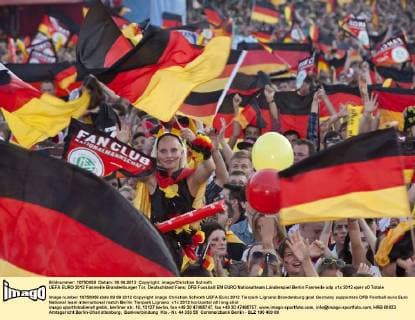 UEFA EURO 2012 Fanmeile Brandenburger Tor. Deutschland Fans