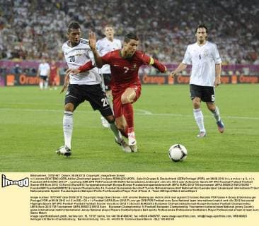 v.li Jerome BOATENG (GER),Aktion,Zweikampf gegen Cristiano RONALDO (POR) . Spiel 4,Gruppe B, Deutschland (GER)-Portugal (POR), am 09.06.2012 in L e m b e r g L v i v. Fussball UEFA EURO 2012 P .