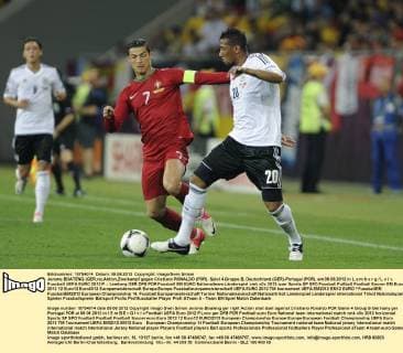 Jerome BOATENG (GER,re),Aktion,Zweikampf gegen Cristiano RONALDO (POR). Spiel 4,Gruppe B, Deutschland (GER)-Portugal (POR), am 09.06.2012 in L e m b e r g L v i v. Fussball UEFA EURO 2012 P .
