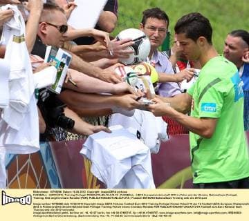 FUSSBALL - EURO 2012, Training Portugal POSEN,POLEN,10.JUN.12 - FUSSBALL - UEFA Europameisterschaft 2012 in Polen und der Ukraine, Nationalteam Portugal, Training. Bild zeigt Cristiano Ronaldo (POR). 