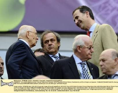 10 06 2011 - Euro 2012 Staatspräsident Giorgio Napolitano (Italien), UEFA Präsident Michel Platini (Frankreich) und Prinz Felipe von Spanien - 