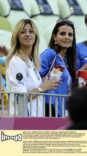 Danzig - Euro 2012 - Spielerfrauen Italien - Roberta Marchisio, Gattin von Claudio Marchisio und Cristina De Pin, Freundin von Riccardo Montolivo 