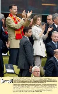 Kronprinzenpaar Prinz Felipe mit Prinzessin Letizia von Spanien nach Spielende SPAIN - ITALY ( 1: 1), Spanien-Italien Gruppenspiel, Gruppe C , Fussball Nationalmannschaft EM Euro 2012 am 10.06.2012 in Danzig, Europameisterschaft 2012 in P o l e n, U k r a i n e