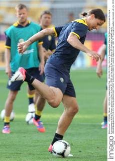 10.06.2012. Kiev, Ukraine. Sweden player Zlatan Ibrahimovic is pictured during a training session at the Olympic stadium in Kiev on June 10 , 2012, on the eve of the team s Euro 2012 opening football match. xMaloletkaxEvgeniyx  ActionPlus11288170