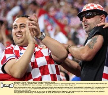 FUSSBALL - EURO 2012, POSEN,10.JUN.12 - FUSSBALL - Europameisterschaft 2012, Länderspiel, Gruppenphase. Bild zeigt Fans von CRO. 