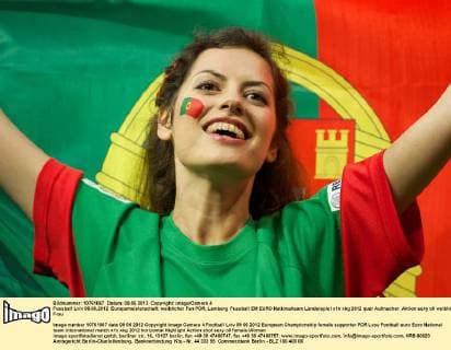 Fussball Lviv 09.06.2012 Europameisterschaft: weiblicher Fan POR