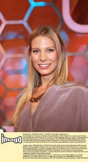 Sarah Brandner (Freundin von Bastian Schweinsteiger) beim Fototermin zu sechs neuen Folgen der Kult-Rateshow Dalli Dalli (ab 21.Juli 2012, immer samstags, N3) am 11.6.2012 in Hamburg Dalli Dalli (N3) Pressetermin in HH mit Sarah Brandner, 2012 