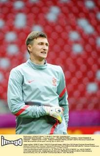 UEFA EURO 2012 POLAND - Training Poland - - POLAND NATIONAL FOOTBALL TEAM TRAINING IN WARSAW - PRZEMYSLAW TYTON -  20120611nb016