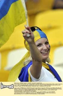 A fan of Ukraine reacts before their Group D match at the Euro 2012 football championships in Kiev, capital of Ukraine, June 11, 2012. (Xinhua Ma Ning)(kh) UKRAINE-KIEV-EURO 2012-GROUP D- 