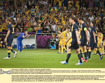 Kiew 11.06.2012, Nationalstadion Torjubel: Trainer Oleg Blochin (Ukraine) und Andrey Voronin (Ukraine) Ukraine - Schweden