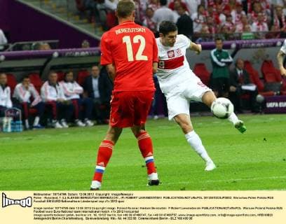 Polen - Russland, : (L) ALEKSEI BEREZUTSKI BIERIEZUCKI , (P) ROBERT LEWANDOWSKI  20120612CSJP3002