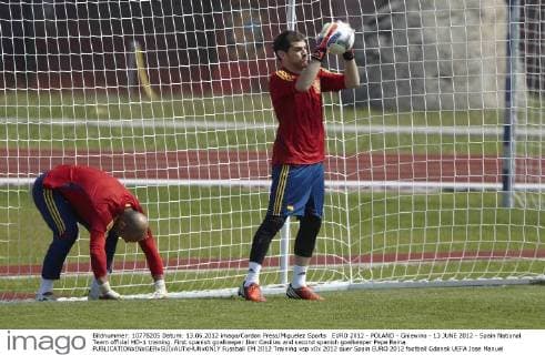 EURO 2012 - POLAND - Gniewino - 13 JUNE 2012 - Spain National Team official MD-1 training. First spanish goalkeeper Iker Casillas and second spanish goalkeeper Pepe Reina. 