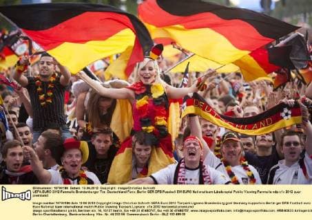 UEFA EURO 2012 Fanmeile Brandenburger Tor. Deutschland Fans