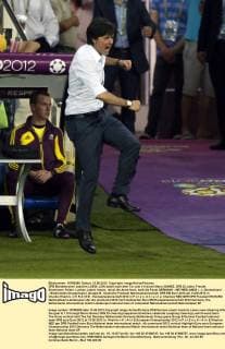 DFB Bundestrainer Joachim LOEW, LÖW jubelt nach dem Tor zum 1-0 durch Mario GOMEZ, DFB 23 Jubel, Freude, Emotionen, Feiern, Lachen, jubelt, freuen, reisst die Arme hoch, ballt die Faust GERMANY - NETHERLANDS ( : ), Deutschland - Niederlande Gruppenspiel, Gruppe B , Deutsche Fussball Nationalmannschaft, DFB EM Euro 2012 am 13.06.2012 in Charkiv,Kharkiv, U K R A I N E , Europameisterschaft 2012 in P o l e n, U k r a i n e
