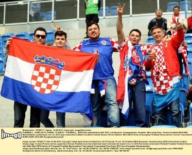 FUSSBALL - EURO 2012, POSEN, 14.JUN.12 - FUSSBALL - UEFA Europameisterschaft 2012, Länderspiel, Gruppenphase, Kroatien. Bild zeigt Fans.