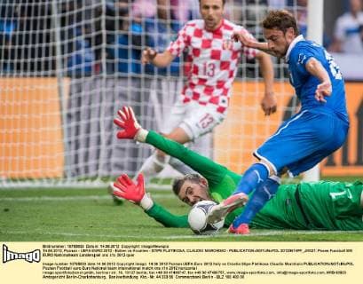 14.06.2012, Poznan - UEFA EURO 2012 - Italien vs Kroatien - STIPE PLETIKOSA, CLAUDIO MARCHISIO -  20120614PF_JK021
