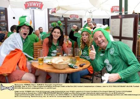 GDANSK, June 14, 2012 -- Fans of Ireland pose before the Group C match at the Euro 2012 football championships in Gdansk, June 14, 2012. 