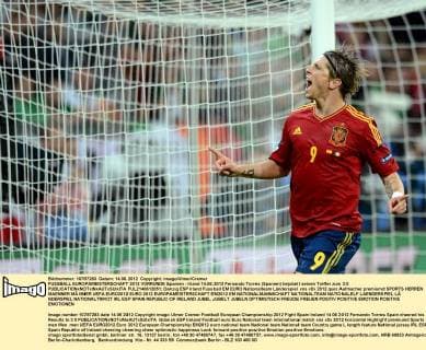 FUSSBALL EUROPAMEISTERSCHAFT 2012 VORRUNDE Spanien - Irland 14.06.2012 Fernando Torres (Spanien) bejubelt seinen Treffer zum 3:0  FUL2140612051