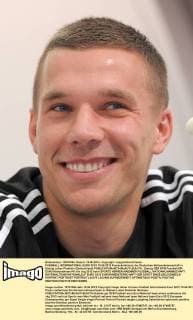 FUSSBALL INTERNATIONAL EURO 2012 15.06.2012 Pressekonferenz der Deutschen Nationalmannschaft in Danzig Lukas Podolski (Deutschland) 