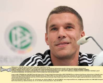 FUSSBALL INTERNATIONAL EURO 2012 15.06.2012 Pressekonferenz der Deutschen Nationalmannschaft in Danzig Lukas Podolski (Deutschland) 