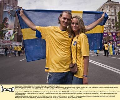Kiew 15.06.2012 Schweden Fans Fanzone Kiew