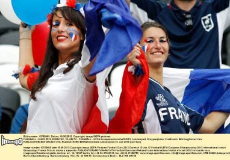 FUSSBALL - EURO 2012, DONETSK, 15.JUN.12 - FUSSBALL - UEFA Europameisterschaft 2012, Länderspiel, Gruppenphase, Frankreich. Bild zeigt einen Fan. 