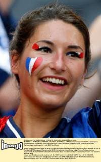 FUSSBALL - EURO 2012, DONETSK, 15.JUN.12 - FUSSBALL - UEFA Europameisterschaft 2012, Länderspiel, Gruppenphase, Frankreich. Bild zeigt einen Fan. 