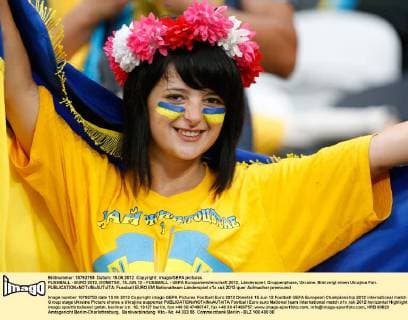 FUSSBALL - EURO 2012, DONETSK, 15.JUN.12 - FUSSBALL - UEFA Europameisterschaft 2012, Länderspiel, Gruppenphase, Ukraine. Bild zeigt einen Ukrajina Fan. 