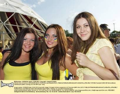 Ukraine fans at fanzone UEFA EURO 2012 xVIxWillemxJanxDijkdrentxIVx 978158