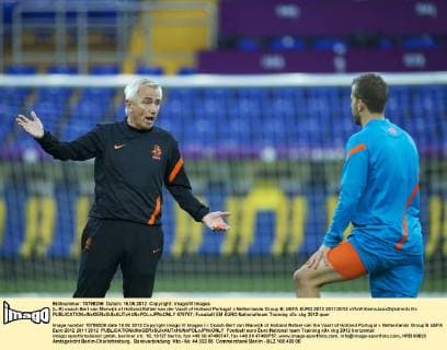 (L-R) coach Bert van Marwijk of Holland,Rafael van der Vaart of Holland Portugal v Netherlands Group B: UEFA EURO 2012 2011 2012 xVIxWillemxJanxDijkdrentxIVx 979767