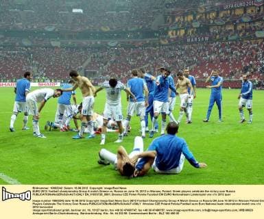 EURO 2012: football championship Group A match Greece vs. Russia on June 16, 2012 in Warsaw, Poland. Greek players celebrate the victory over Russia  EN_01033728_0081