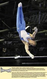 17.06.2012, Düsseldorf: Fabian Hambüchen (Niedergirmes Deutschland) am Reck Finale bei den deutschen Meisterschaften im Turnen 2012.