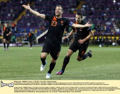 (L-R) Rafael van der Vaart of Holland,Robin van Persie of Holland Portugal v Netherlands Group B: UEFA EURO 2012 2011 2012 xVIxHenkxJanxDijksxIVx 981880