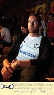 17.06.2012 essen public viewing in der gruga halle - christoph metzelder 31 - fussball fans