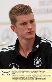 FUSSBALL - EURO 2012, PK, GER DANZIG,POLEN,18.JUN.12 - FUSSBALL - UEFA Europameisterschaft 2012 in Polen und der Ukraine, Pressekonferenz Nationalmannschaft Deutschland. Bild zeigt Lars Bender (GER). 