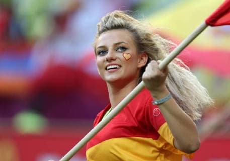 FUSSBALL - EURO 2012, DANZIG,18.JUN.12 - FUSSBALL - Europameisterschaft 2012, Länderspiel, Gruppenphase, Spanien. Bild zeigt einen Fan. 