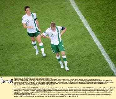 FUSSBALL EUROPAMEISTERSCHAFT 2012 VORRUNDE Italien - Irland 18.06.2012 Keith Andrews (li) und Damien Duff (re, beide Irland) sind enttäuscht 