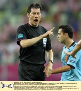 GDANSK 18.06.2012 N Z: REFEREE SCHIEDSRICHTER - WOLFGANG STARK (GER) - Gdansk - Euro 2012 - Spain - Kroatien 1:0 -  MAO120618_019