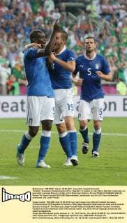 Football - European Championships 2012 - Republic of Ireland vs. Italy Mario Balotelli celebrates his goal with Leonardo Bonucci of Italy at the Municipal Stadium, Poznan 