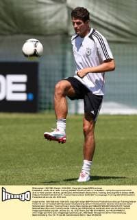 FUSSBALL - EURO 2012, GER, Training DANZIG,POLEN,19.JUN.12 - FUSSBALL - UEFA Europameisterschaft 2012 in Polen und der Ukraine, Länderspiel, Nationalteam Deutschland, Training. Bild zeigt Mario Gomez (GER). 