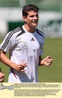 FUSSBALL - EURO 2012, GER, Training DANZIG,POLEN,19.JUN.12 - FUSSBALL - UEFA Europameisterschaft 2012 in Polen und der Ukraine, Länderspiel, Nationalteam Deutschland, Training. Bild zeigt Mario Gomez (GER). 