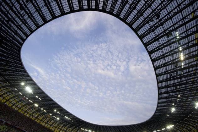 Dach mit Himmel, Übersicht, Wolken, blau, Stadiondach, Stadion, allgemein, Randmotiv Gruppe C, Spiel 21, am 18.06.2012