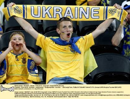 Fussball - Euro 2012 - Donetsk - Länderspiel - Gruppenphase - Ukraine - - Bild zeigt Fans. 