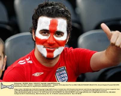 Fussball - Euro 2012 - Donetsk - Länderspiel - Gruppenphase - - England - Bild zeigt einen Fan von ENG. 