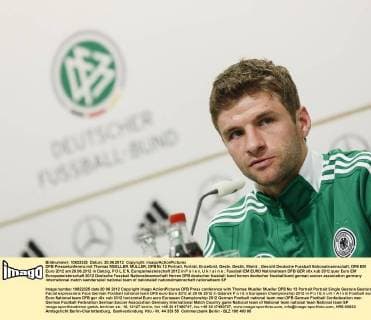 DFB Pressekonferenz mit Thomas MUELLER, MÜLLER, DFB Nr.13 Portrait, Porträt, Einzelbild, Geste, Gestik, Mimik , Gesicht Deutsche Fussball Nationalmannschaft, DFB EM Euro 2012 am 20.06.2012 in Danzig, P O L E N, Europameisterschaft 2012 in P o l e n, U k r a i n e