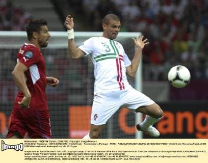 21.06.2012, Warszawa - UEFA EURO 2012 - Viertelfinale - Tschechien vs Portugal - PEPE -  20120621CSKP4009